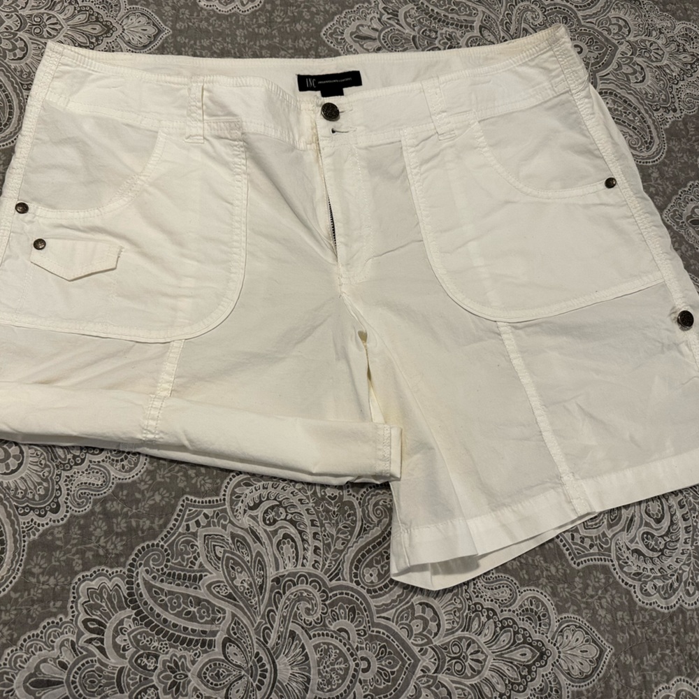 NWOT White INC international Concepts Midrise Shorts Sz 16